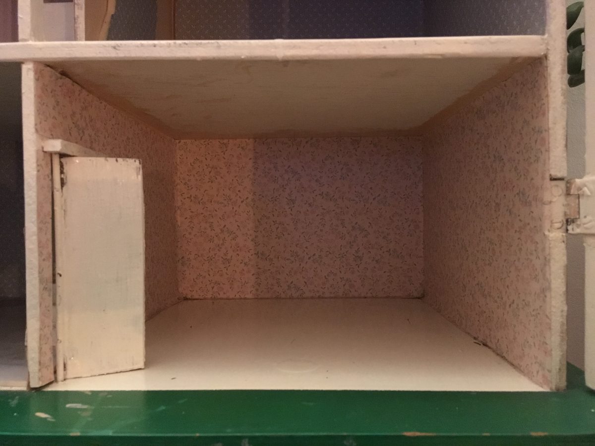 Living room (ground floor, right)